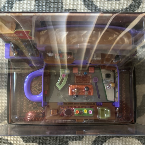 NIB Friends Polly Pocket Collectors Central Perk Coffee Cup Playset - Picture 5 of 10